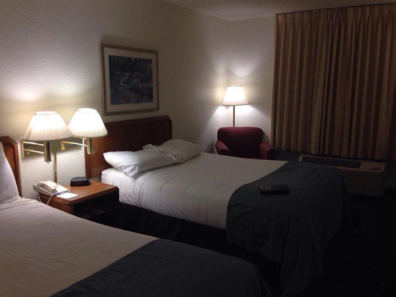 Baymont By Wyndham Wilmington Hotel Buitenkant foto