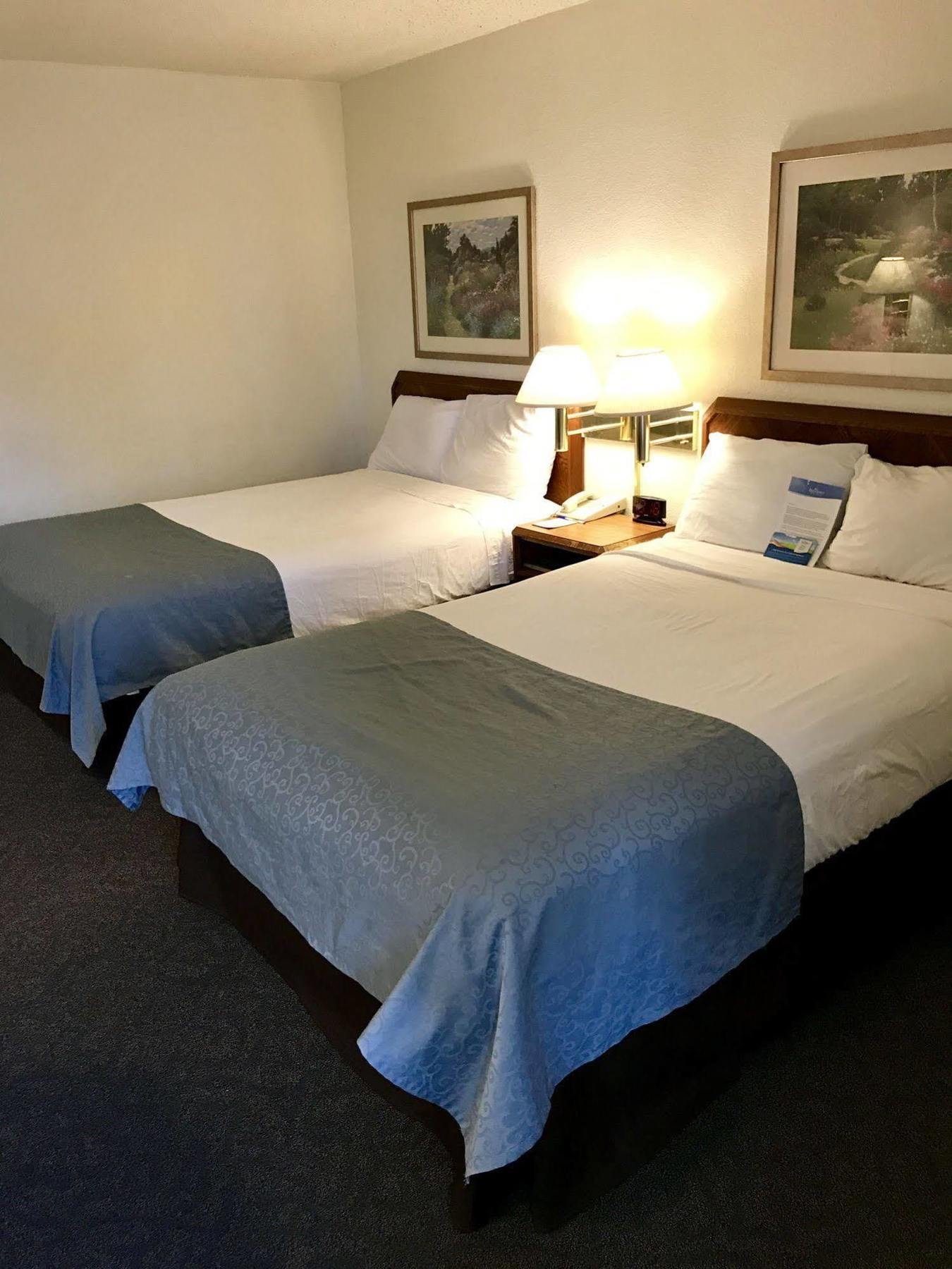Baymont By Wyndham Wilmington Hotel Buitenkant foto