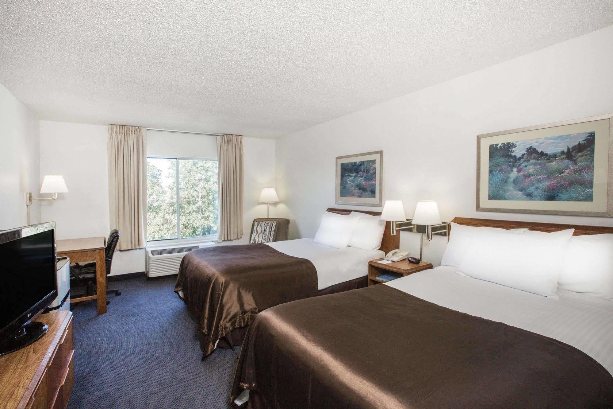 Baymont By Wyndham Wilmington Hotel Buitenkant foto