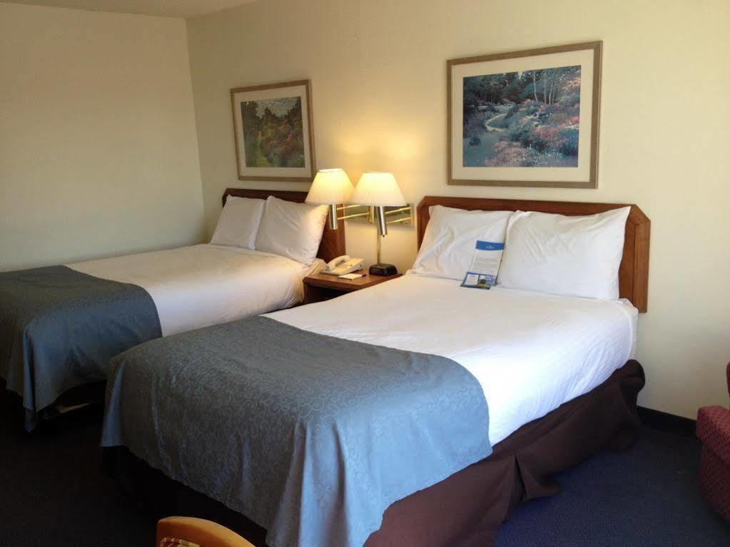 Baymont By Wyndham Wilmington Hotel Buitenkant foto